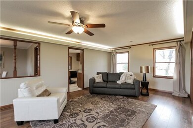 Beautiful new hardwood laminate flooring welcomes 