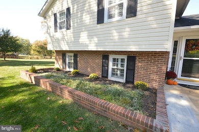 12614 Oxon Rd, Herndon, VA 20171 - photo 4
