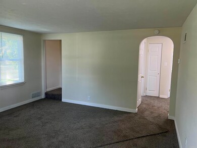 304 W Wolf Ave, Elkhart, IN 46516 - photo 2