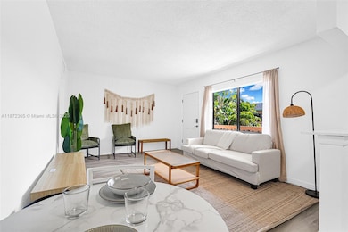 13210 Memorial Hwy unit 211, Miami, FL 33161 - photo 4