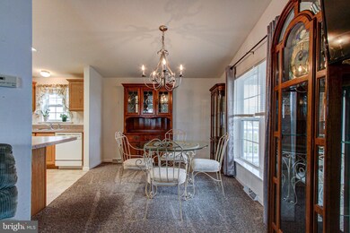 6 Nuthatch Ct E, Bechtelsville, PA 19505 - photo 5