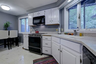 70 Walden Pond Dr, Nashua, NH 03064 - photo 5
