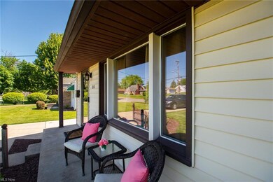 858 5th St, Struthers, OH 44471 - photo 4