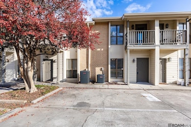 8545 Summa Ave unit 5, Baton Rouge, LA 70809 - photo 2