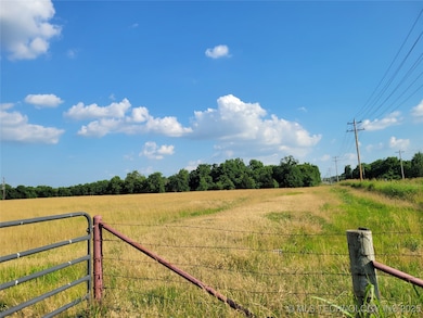 Front section. Yale Ave has utilities at the road.
