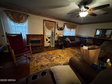 Spacious living room