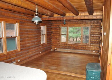 913 Gray Rocks Ln, Tafton, PA 18464 - photo 5