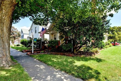 316 10th St, West Point, VA 23181 - photo 2