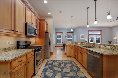 Kitchen w/Gas Range