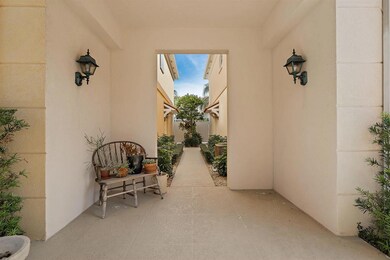 005-13TallOaksCir-Tequesta-FL-small