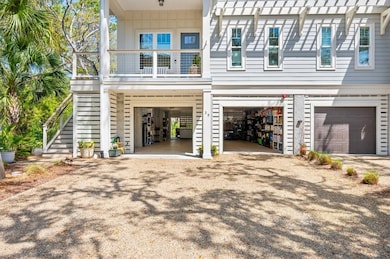 The main level is the beautiful 1600' garage