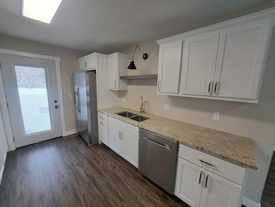 1091 W Marsh Rd, Sanford, MI 48657 - photo 4