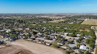 610 Olive St, San Juan, TX 78589 - photo 5