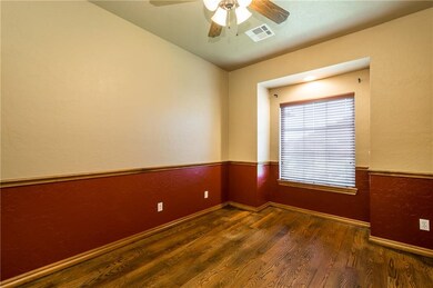 2817 SE 5th St, Moore, OK 73160 - photo 3