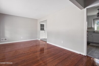 130 Edgewood Ave-9360