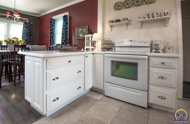 2110 SW 13th St, Topeka, KS 66604 - photo 7