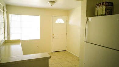 2808 Heatherbrae back