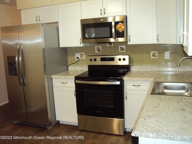 1A Ivy St unit B, Whiting, NJ 08759 - photo 5