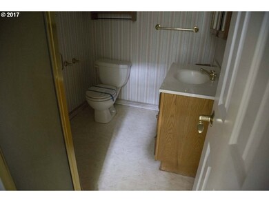 22045 NE Sunnycrest Rd, Newberg, OR 97132 - photo 4