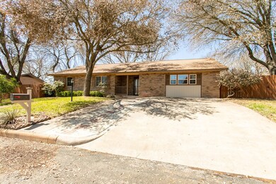 103 W Driftwood Dr, Fredericksburg, TX 78624 - photo 2