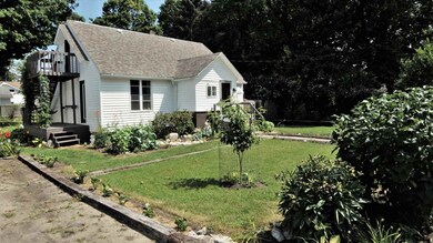 413 E Chestnut St, New Carlisle, IN 46552 - photo 2