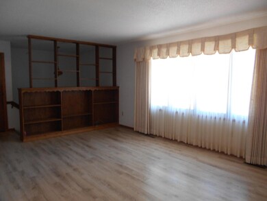 Living Room 2nd View<|><|>