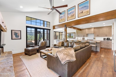 3-web-or-mls-Silver Oak-30
