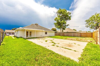 2902 Creole Dr, Houma, LA 70364 - photo 2