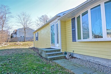 3 Woburn St, Bristol, RI 02809 - photo 2