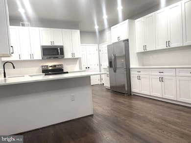 2461 Streamview Dr, Waldorf, MD 20603 - photo 2