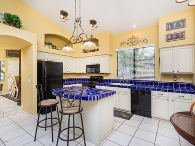 006_Kitchen to Dining