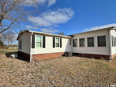 2510 Strawberry Rd, Metropolis, IL 62960 - photo 6