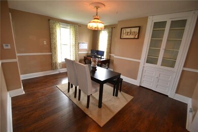 The laminate hardwood flooring [New 2016] gleams f
