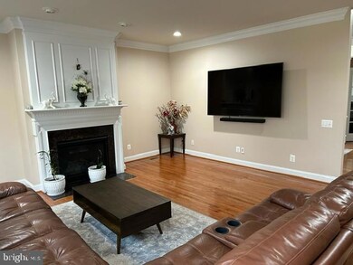 25563 Taylor Crescent Dr, Chantilly, VA 20152 - photo 6