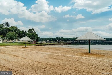 385 N Lakeshore Dr, Louisa, VA 23093 - photo 4