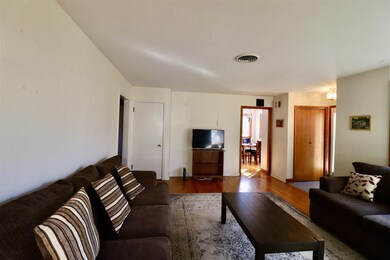 1528 Regent St, Schenectady, NY 12309 - photo 6