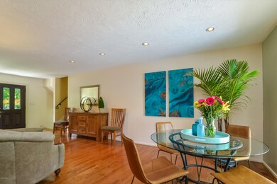 010-Dining_Room-4783010-large