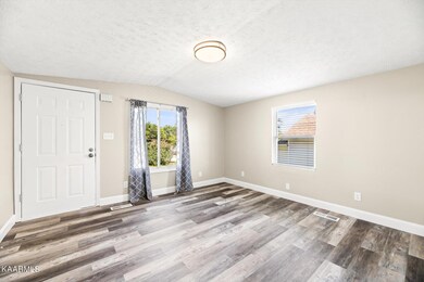 03-1618-Luck-Ave-NE-Knoxville-TN-3