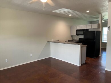 215 Price Ln unit 12, Weatherford, TX 76085 - photo 5
