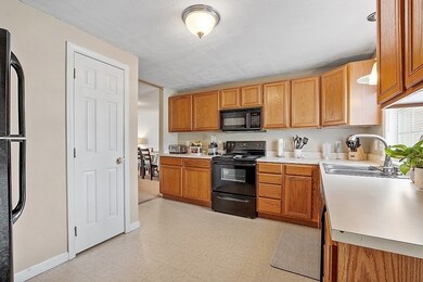 35 Berrington Rd, Leominster, MA 01453 - photo 4