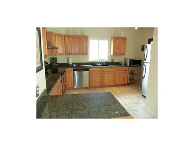 Kitchen. newly renovated kitchen. Granite counter 