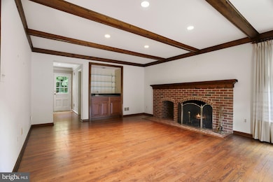 7644 Huntmaster Ln, McLean, VA 22102 - photo 6