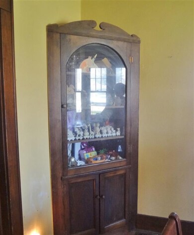 305 5th St, Lincoln, IL 62656 - photo 5