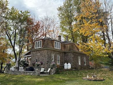 704 Hillside Ave, Berlin, NH 03570 - photo 4