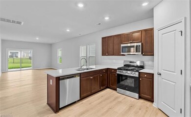 535 Raspberry Hill Dr, Winston-Salem, NC 27106 - photo 4