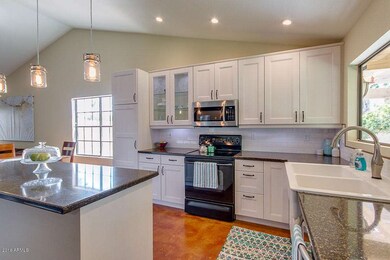 2755 E Leonora