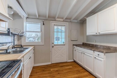 817 W Edgar Ave, Mishawaka, IN 46545 - photo 6