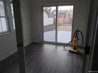 3341 Buckingham Ave, Berkley, MI 48072 - photo 5