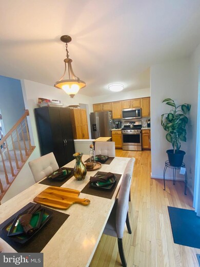 808 Queensdale Ct, Capitol Heights, MD 20743 - photo 3