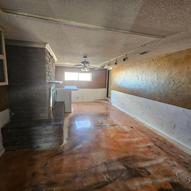 637 N Maddox Ave, Dumas, TX 79029 - photo 5